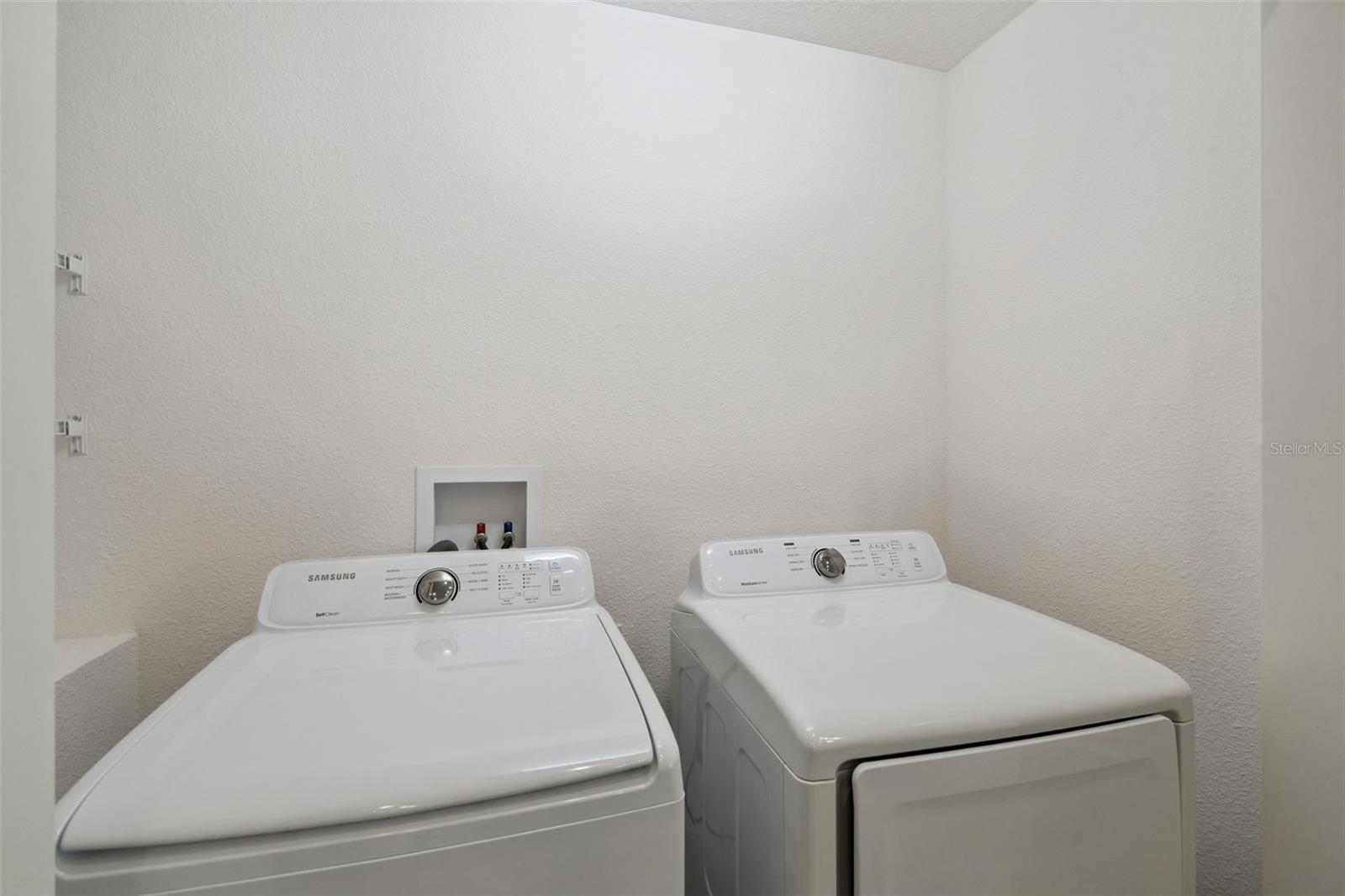 THE VILLAGES OF WEST LAKE - Residential Lease