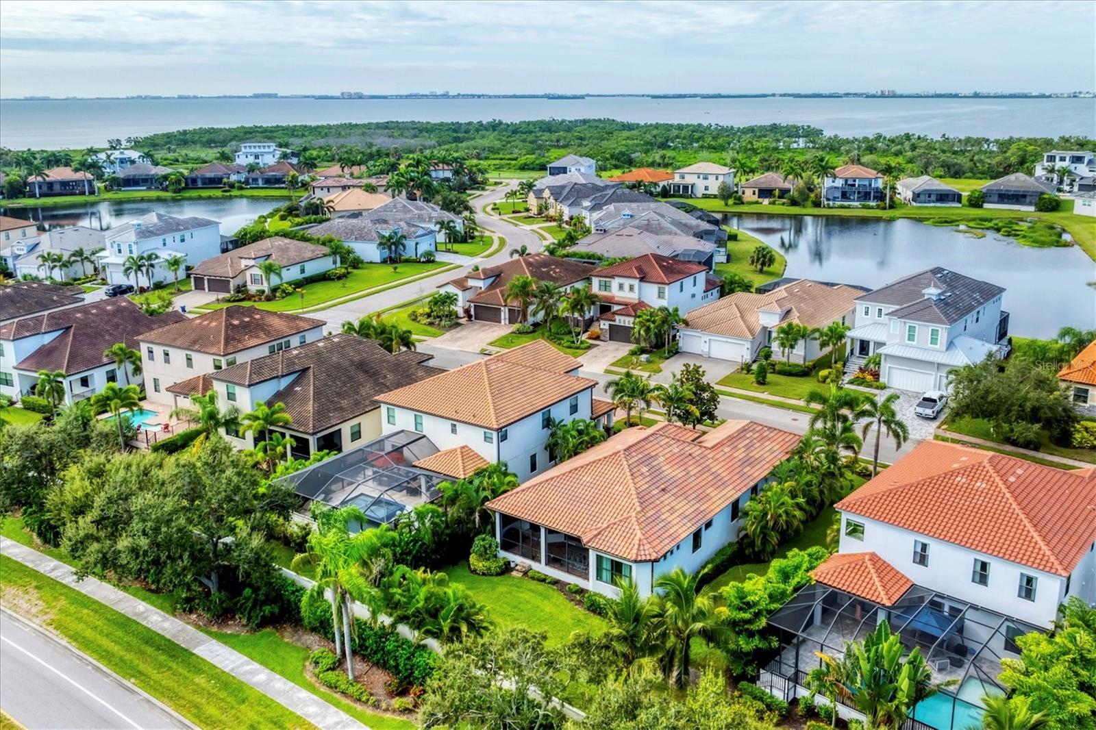 LEGENDS BAY - Residential