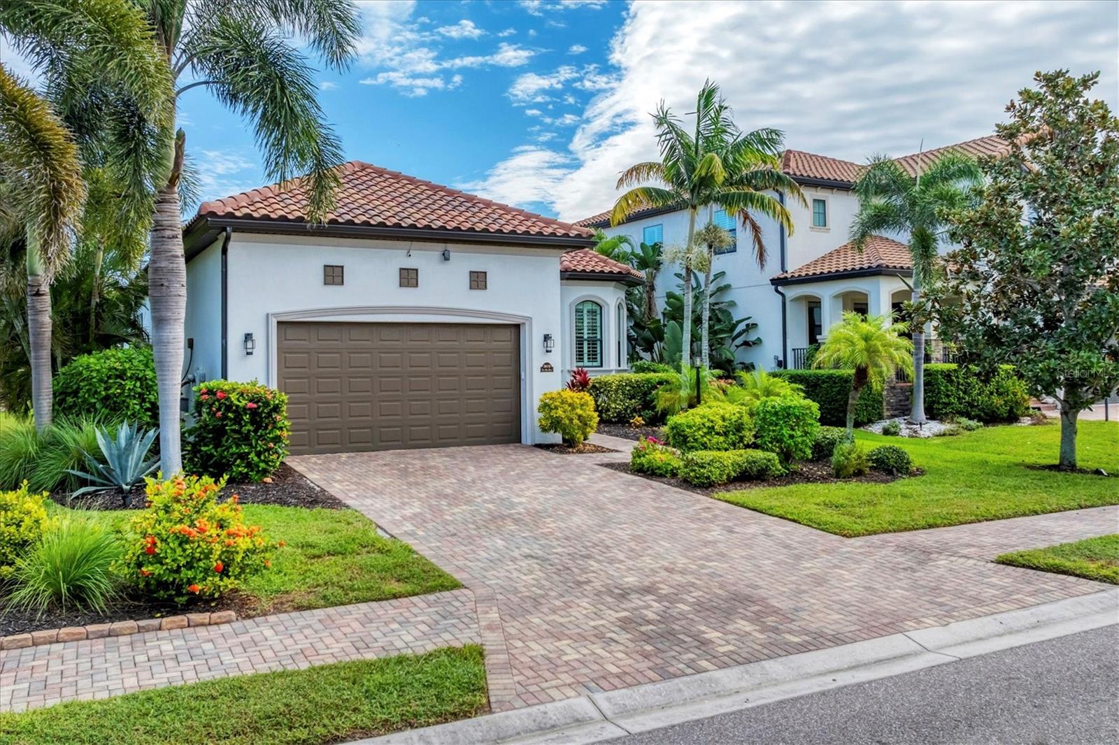 5819 TITLE ROW DRIVE