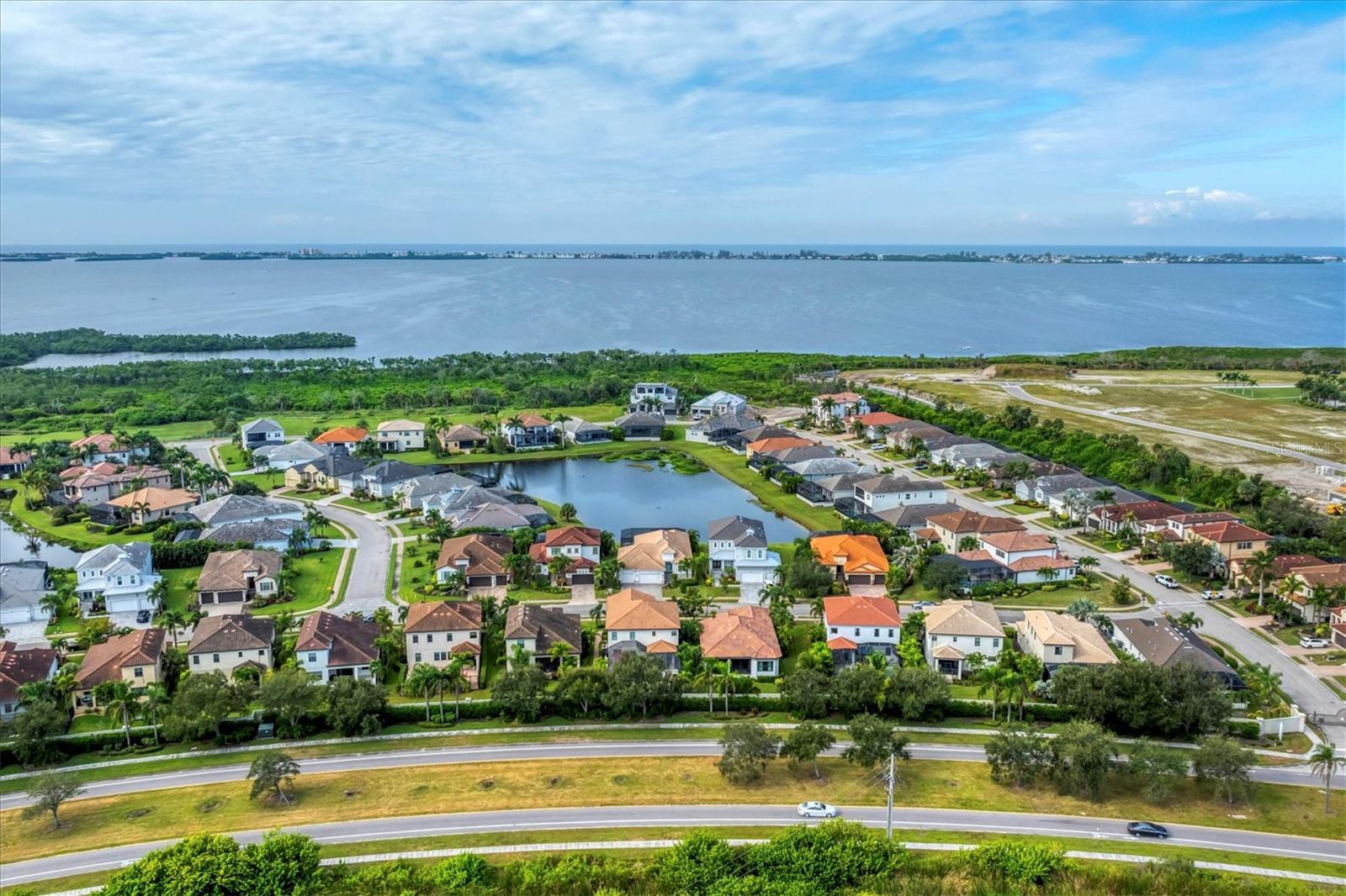 LEGENDS BAY - Residential