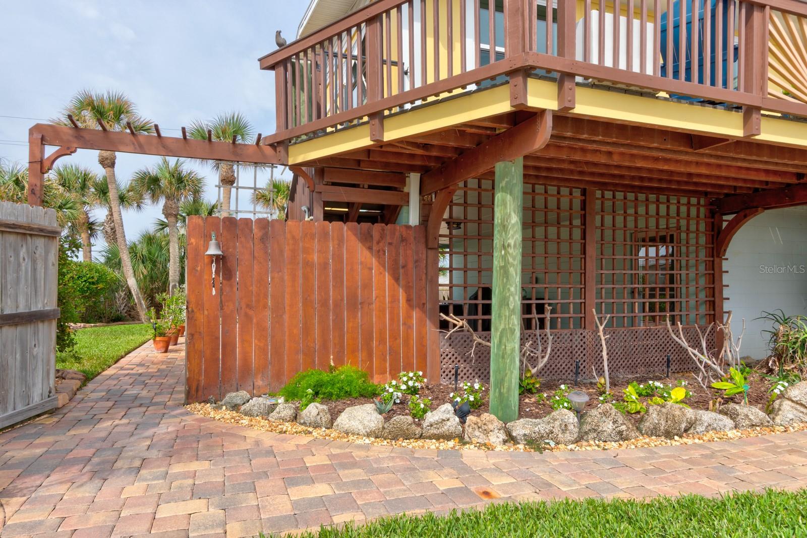 SILVER SANDS - Residential