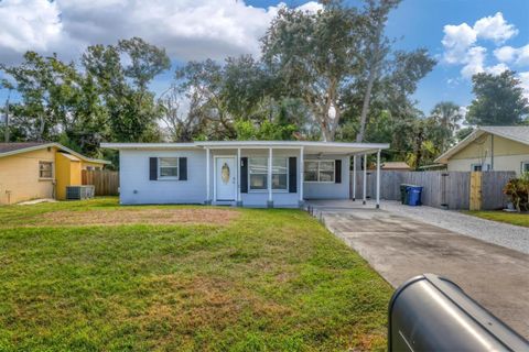 Photo of 3224 Williamsburg Street, Sarasota, FL 34231 (MLS # A4674010)