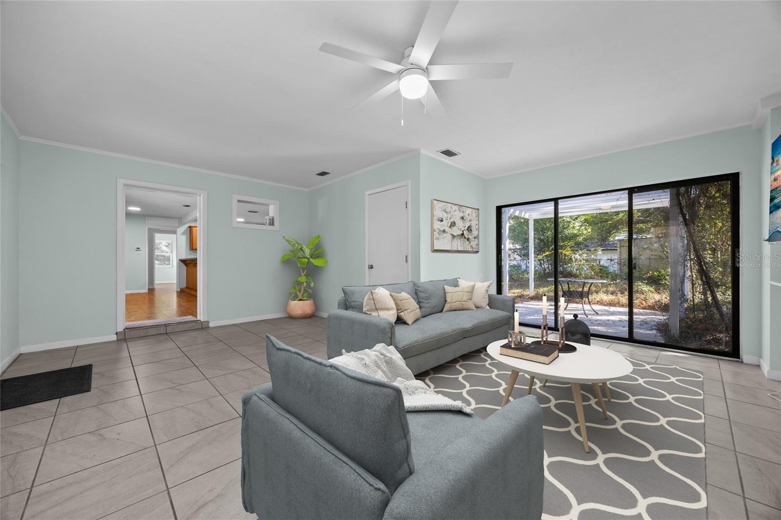 GOLF CLUB MANOR - Residential