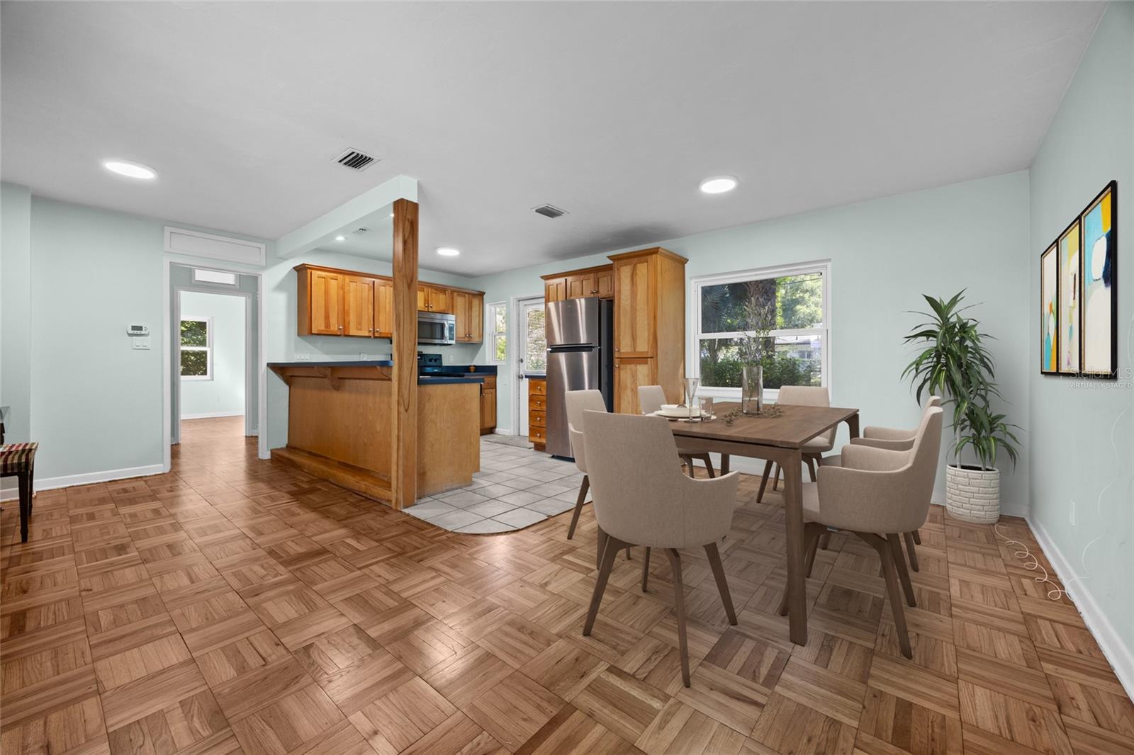 GOLF CLUB MANOR - Residential