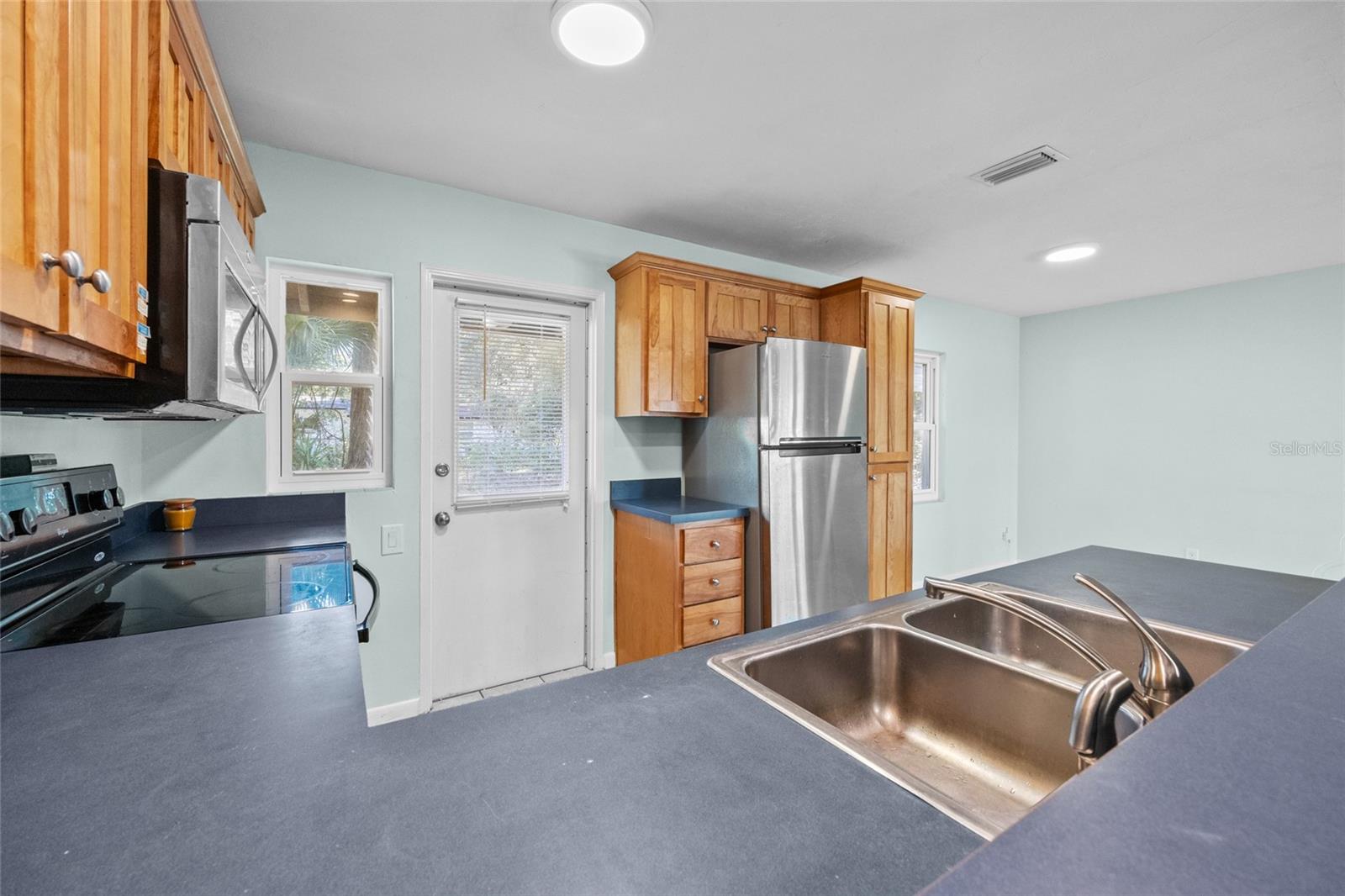 GOLF CLUB MANOR - Residential