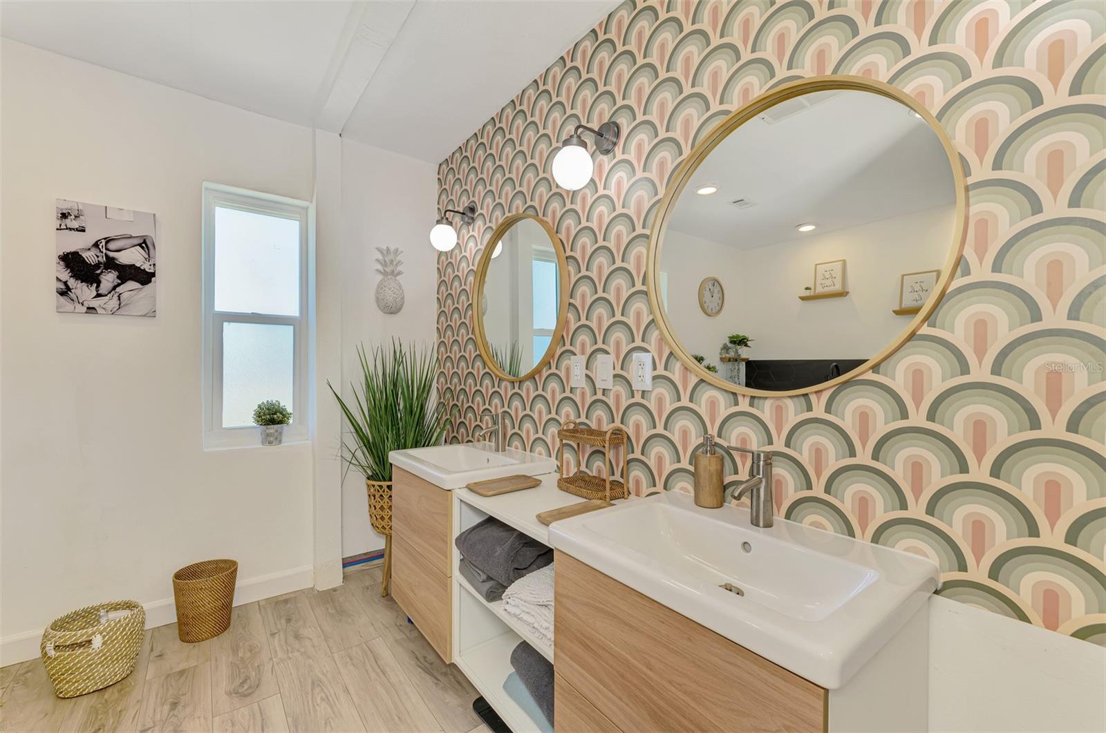 SOUTH VENICE - Residential