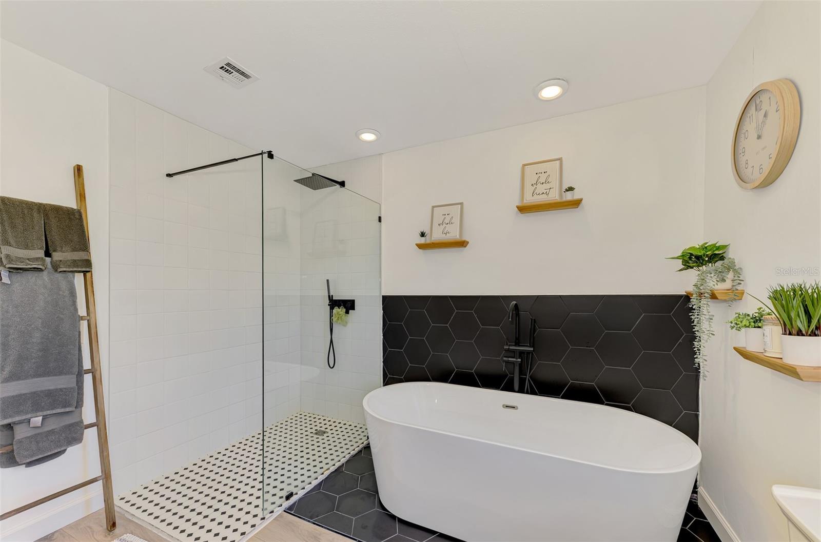 SOUTH VENICE - Residential