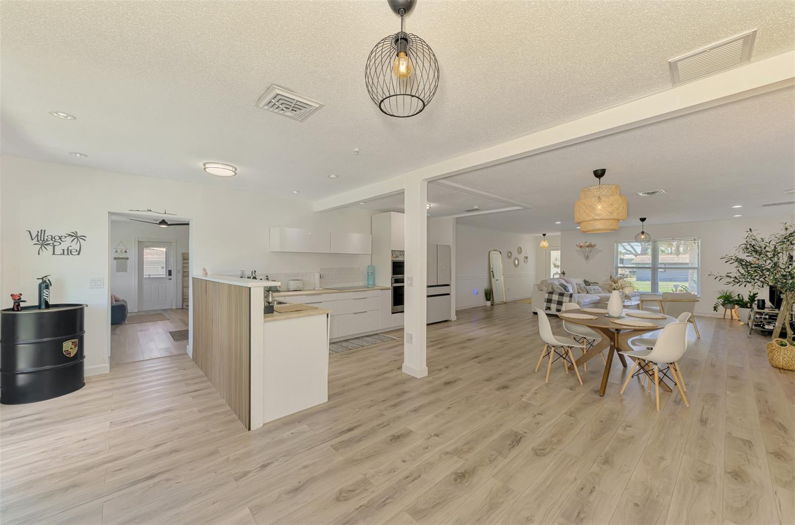 SOUTH VENICE - Residential