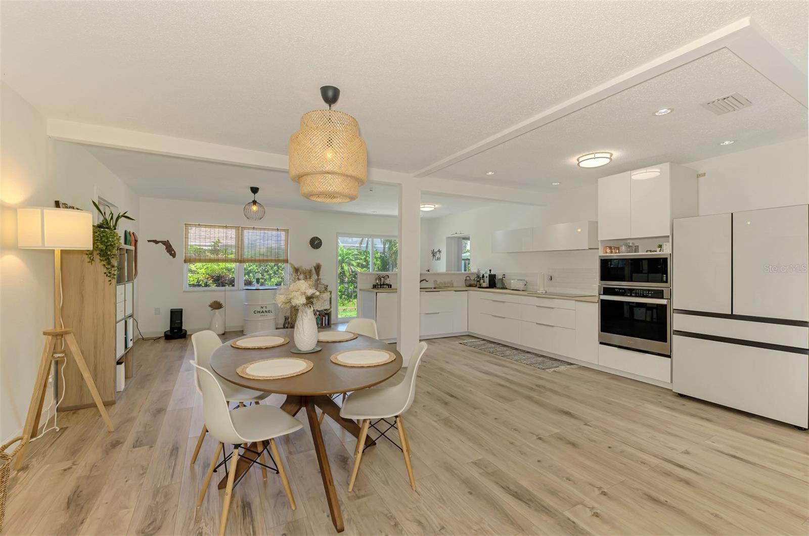 SOUTH VENICE - Residential