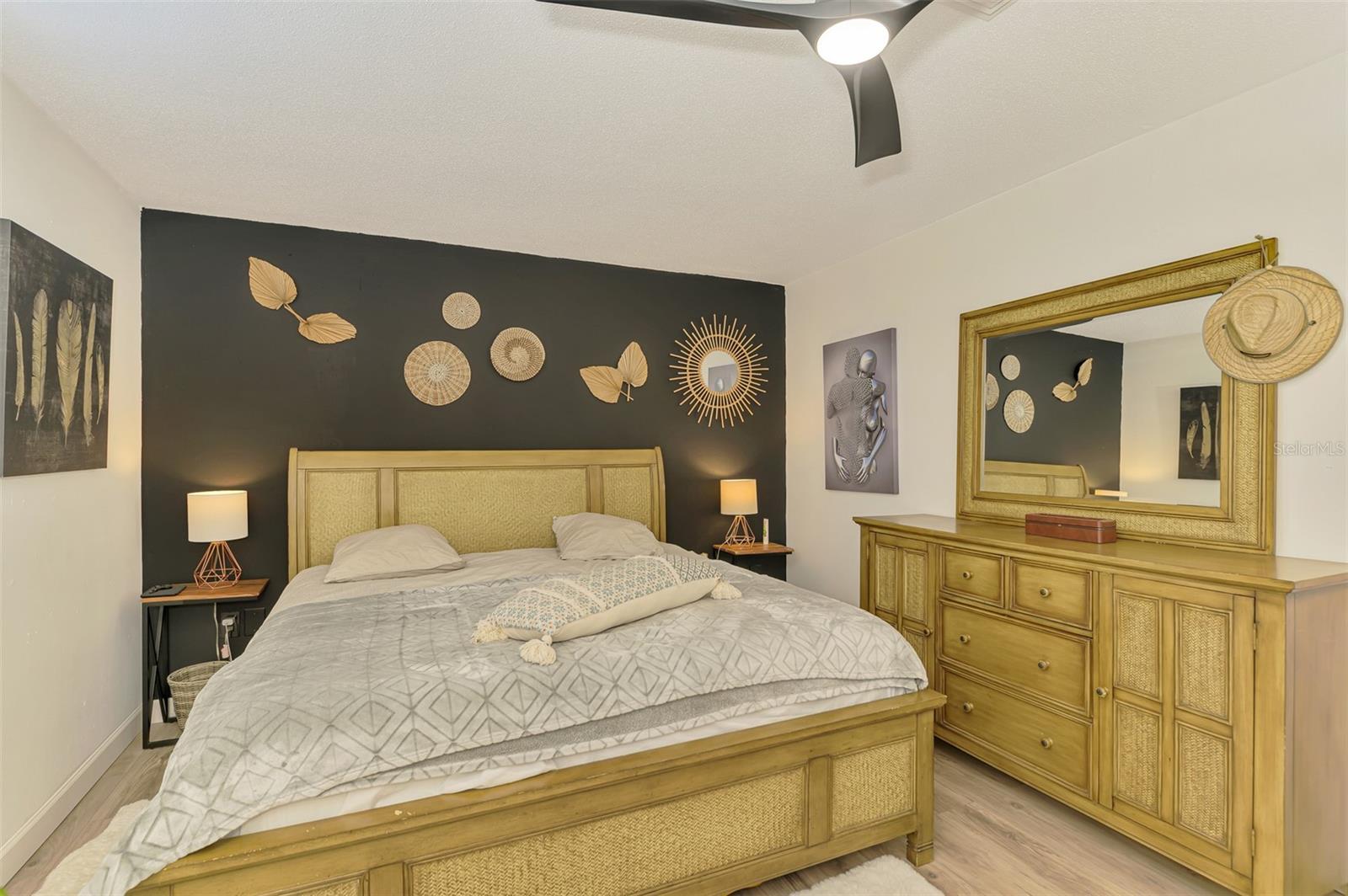 SOUTH VENICE - Residential