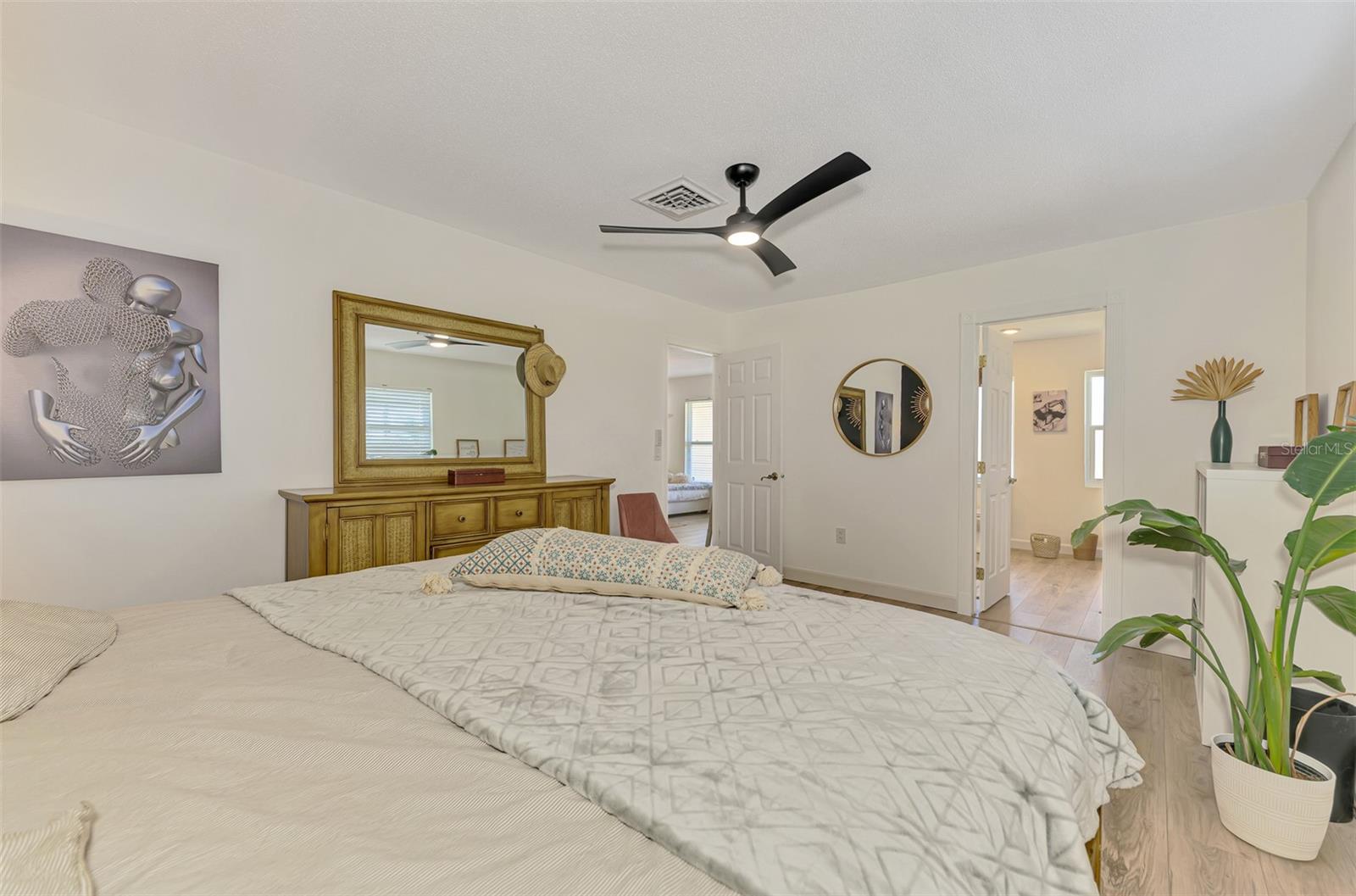 SOUTH VENICE - Residential