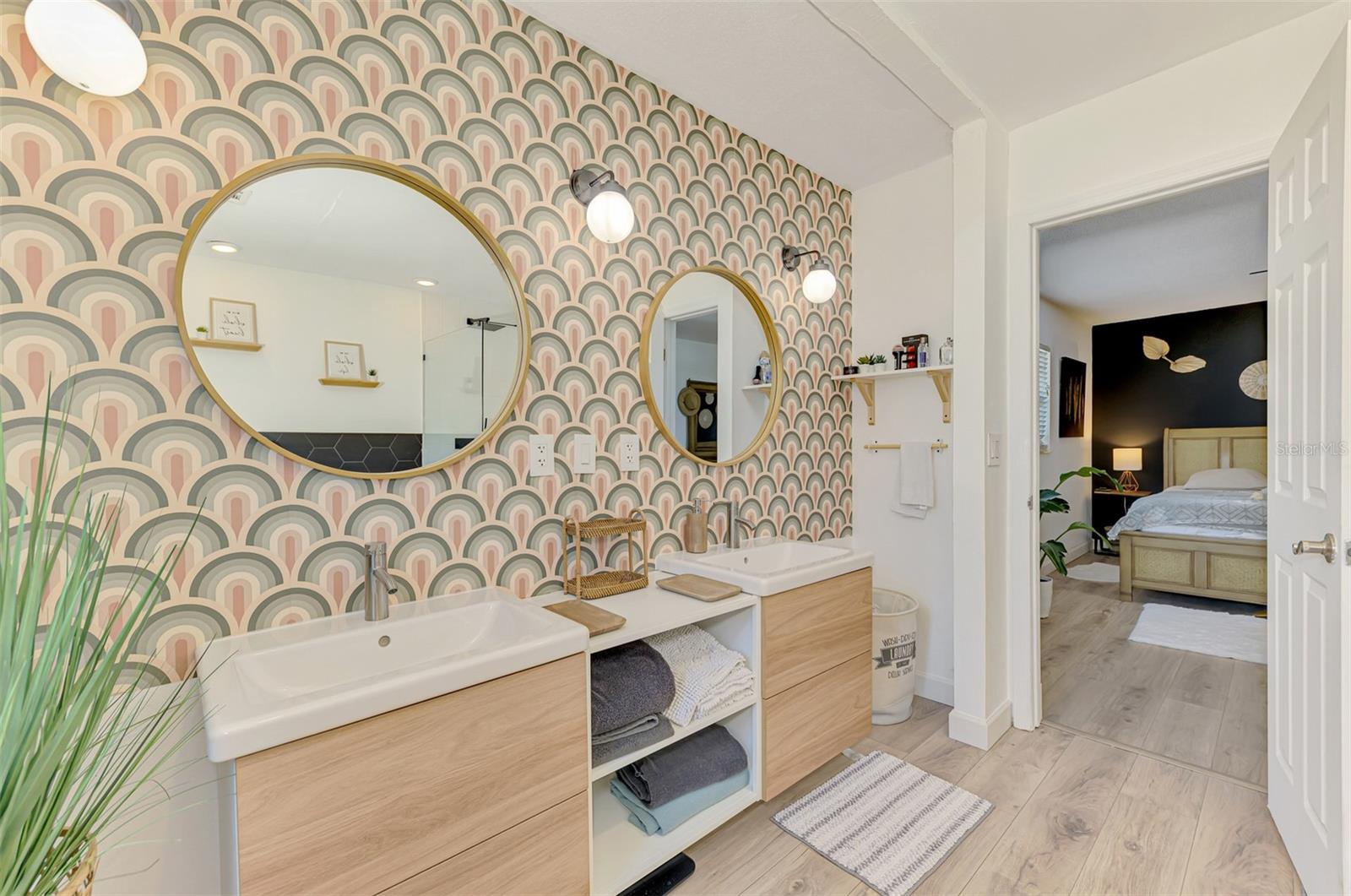 SOUTH VENICE - Residential