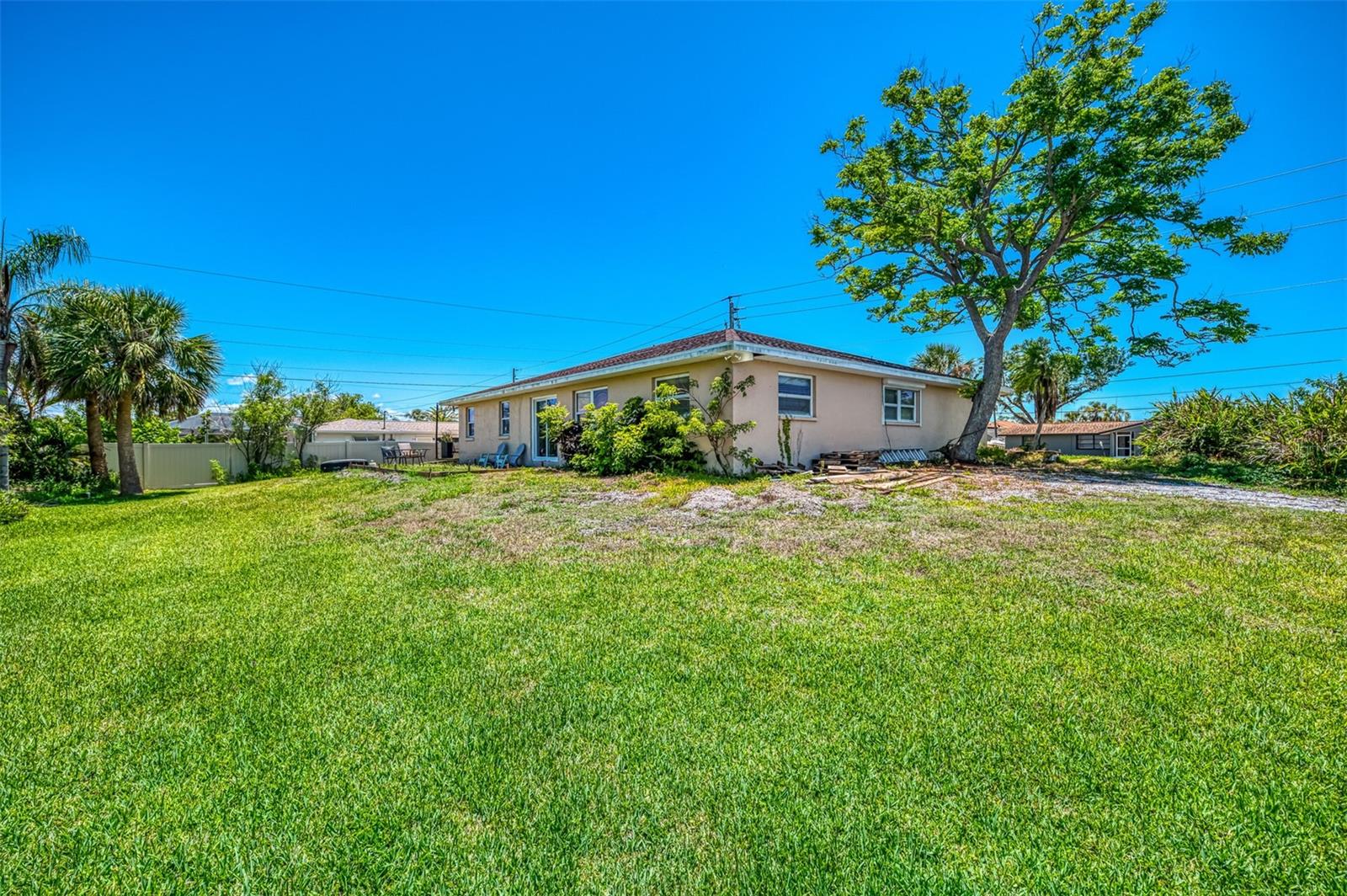 SOUTH VENICE - Residential