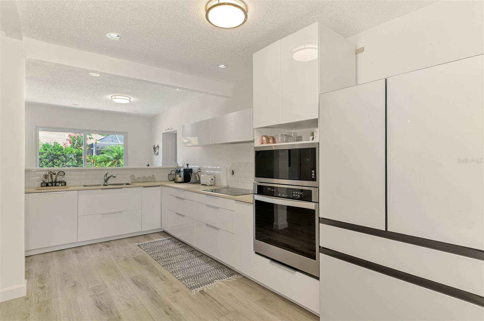 SOUTH VENICE - Residential