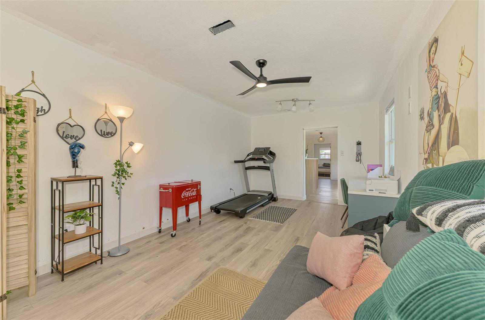 SOUTH VENICE - Residential