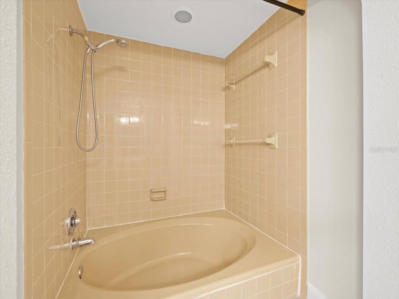 CORDOVA GREENS CONDO - Residential