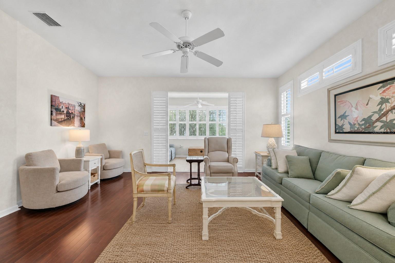 LYNDHURST CONDO - Residential