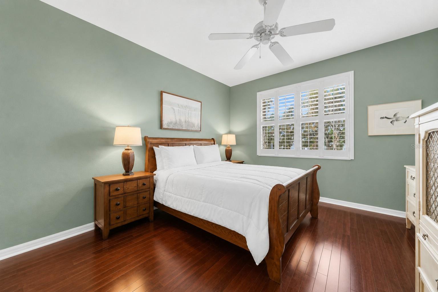 LYNDHURST CONDO - Residential