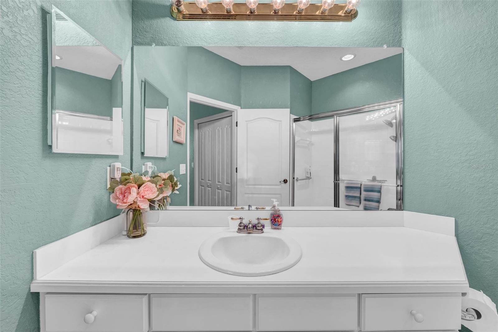 LYNDHURST CONDO - Residential