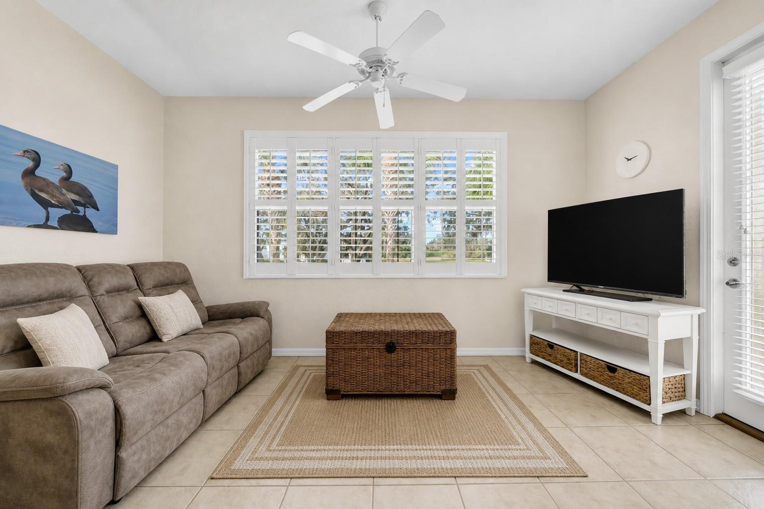 LYNDHURST CONDO - Residential