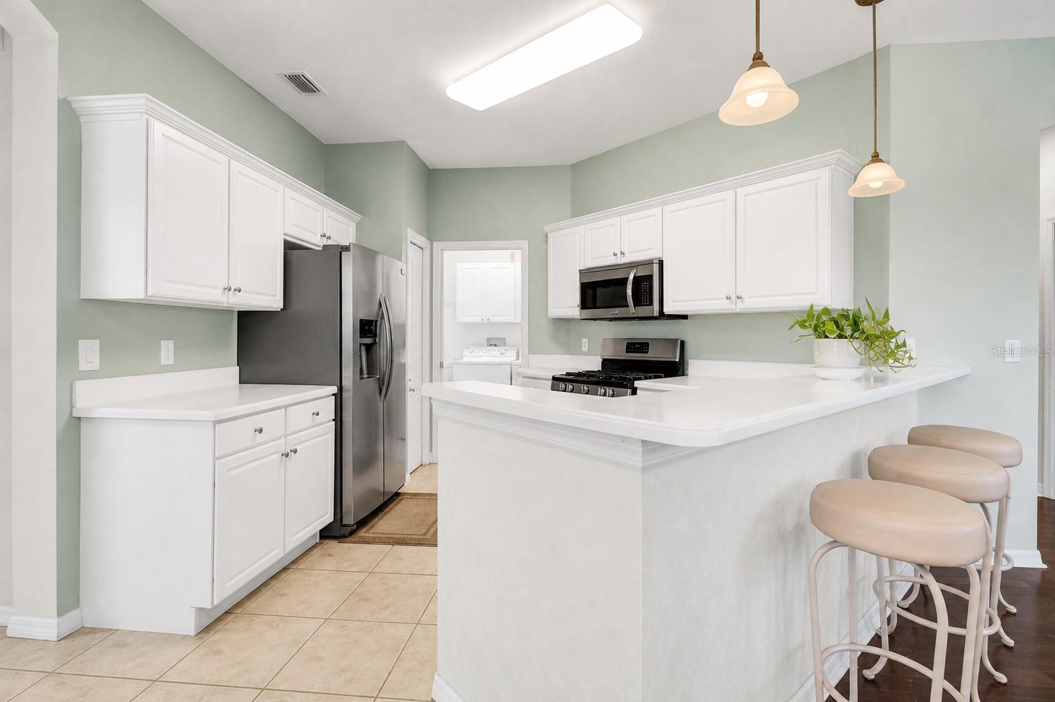 LYNDHURST CONDO - Residential