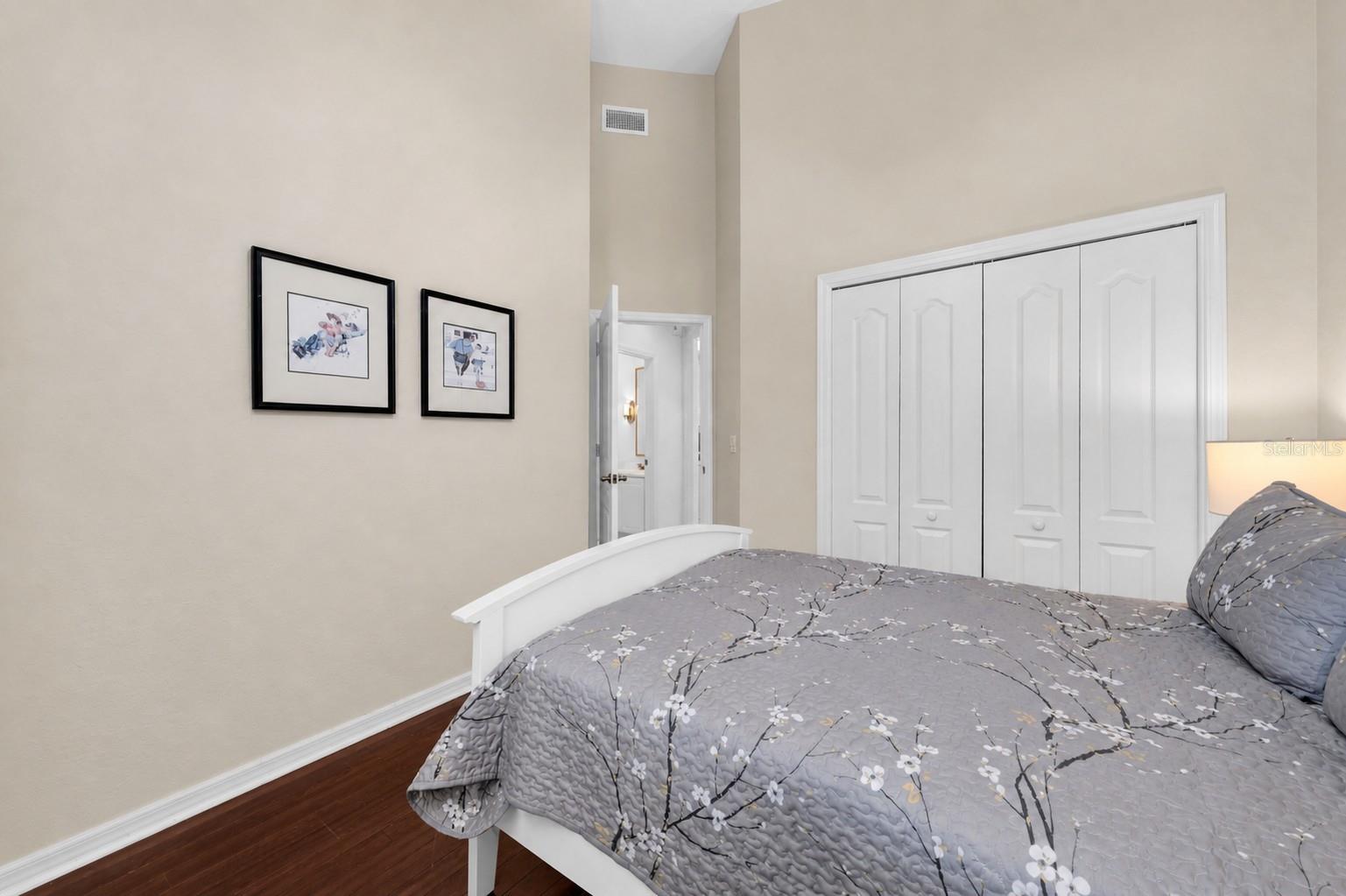 LYNDHURST CONDO - Residential