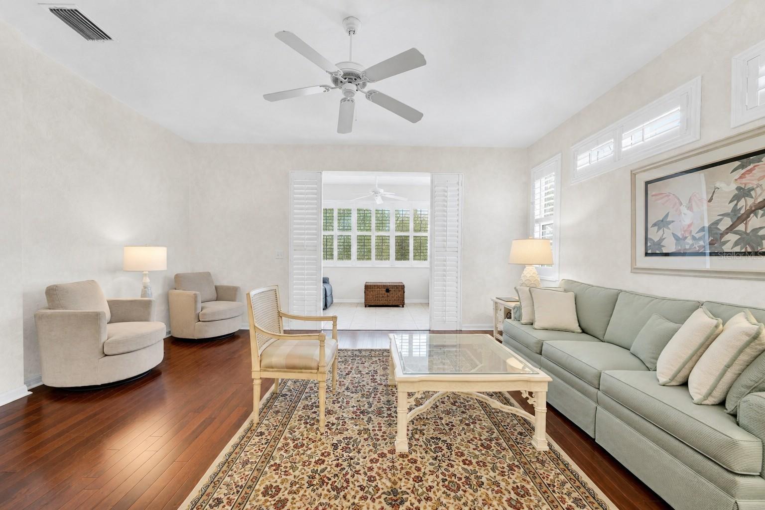 LYNDHURST CONDO - Residential