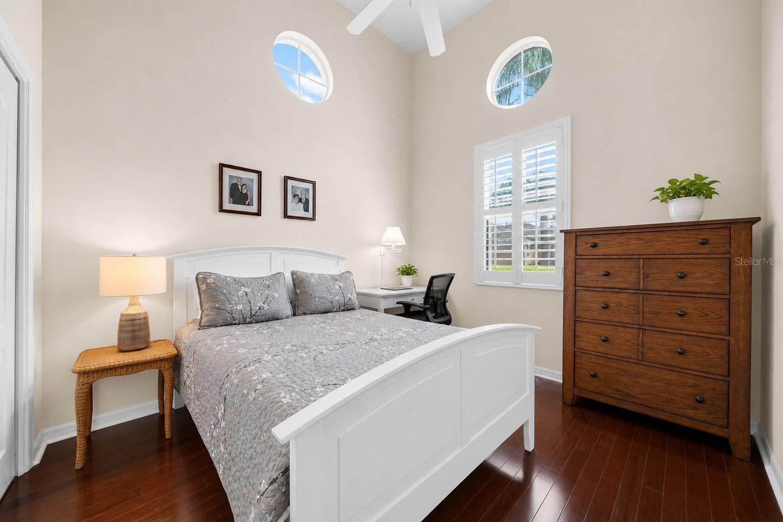LYNDHURST CONDO - Residential