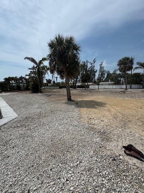 HOLIDAY SHORES - Land