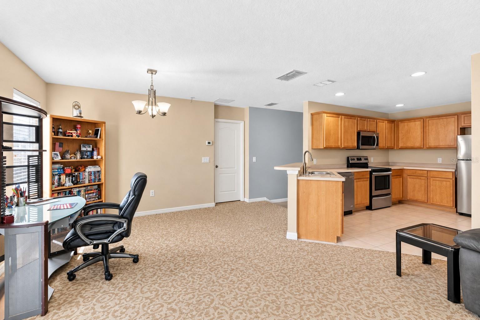 3901 PEMBERLY PINES CIRCLE
