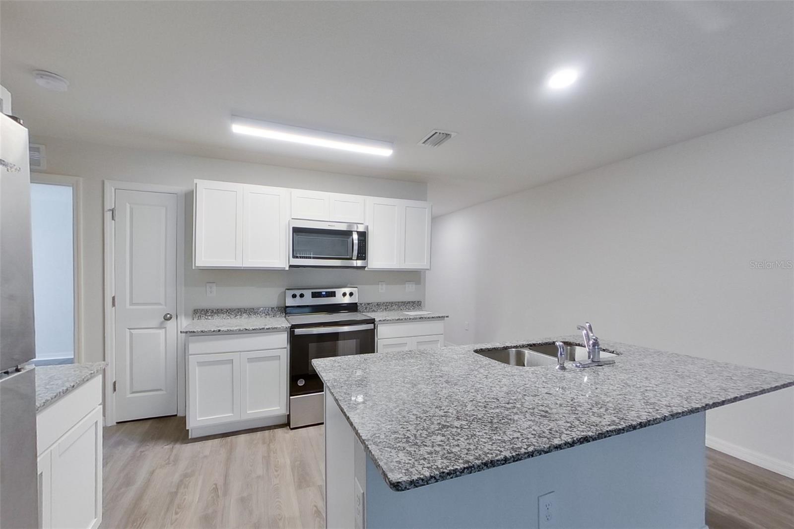 VISTANNA VILLAS - Residential Lease