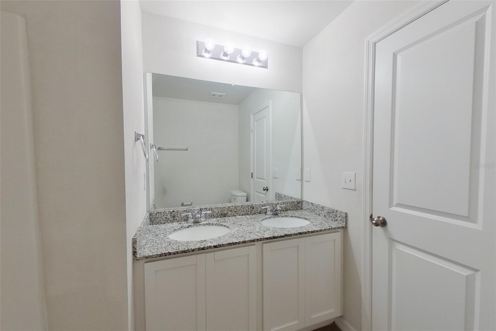 VISTANNA VILLAS - Residential Lease