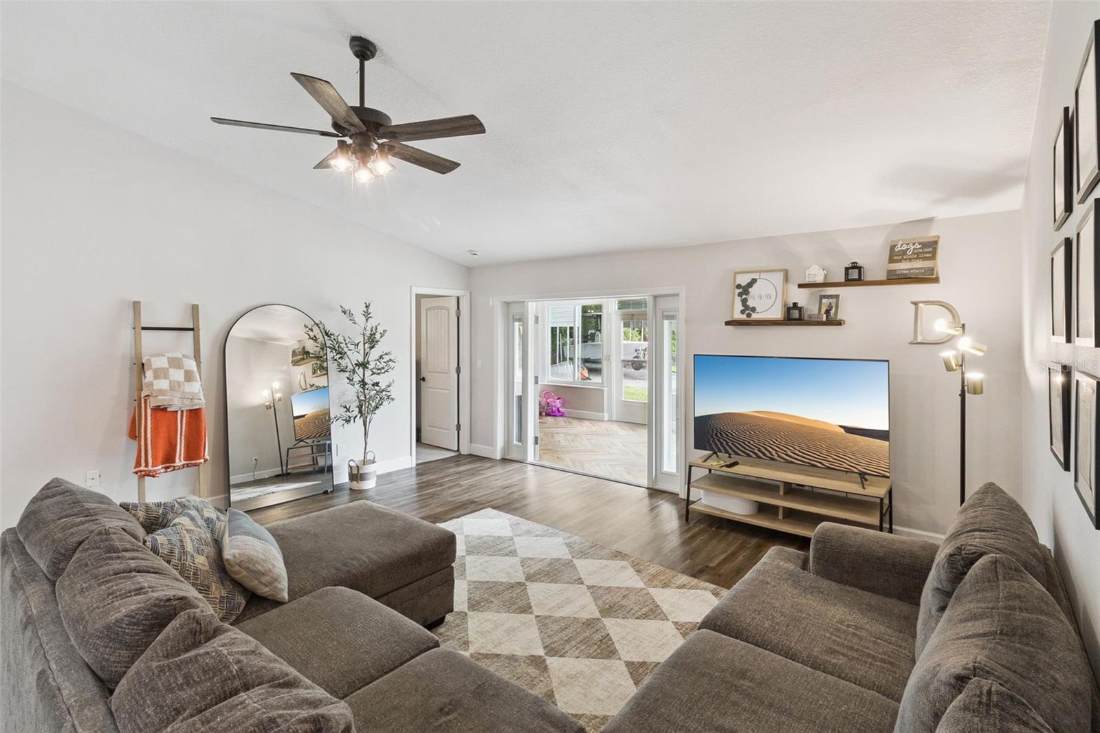 FRIDAY ACRES - Residential