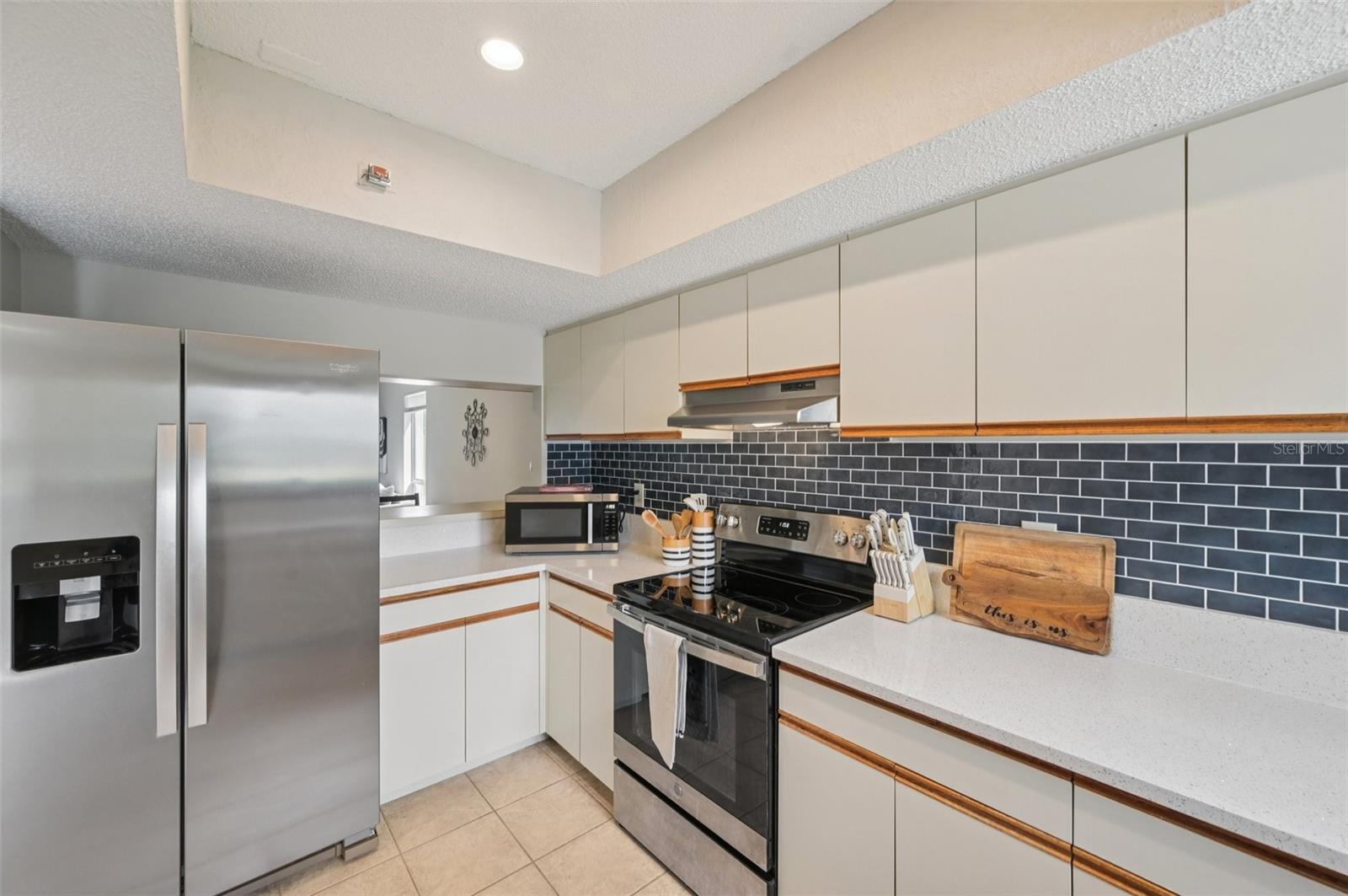 SAYBROOK MANOR - Residential