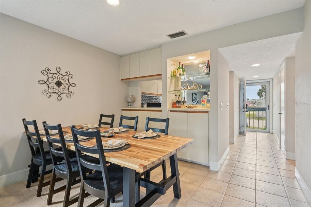 Photo of 251 Fenwick Drive #1, Venice, FL 34285 (MLS # A4667269)