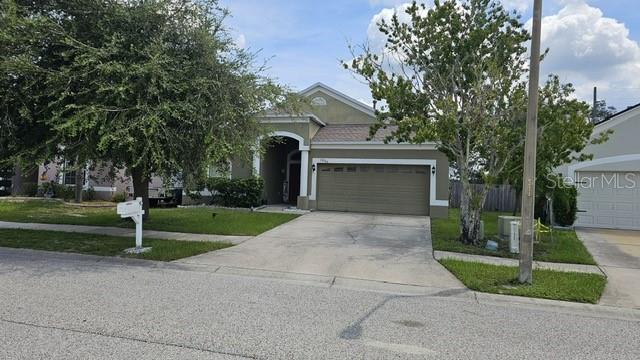 Nice single family house with 3 bedrooms, 2 baths and 2 car garages ready to be occupied. Great community and location.
