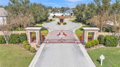 A home in LAKELAND