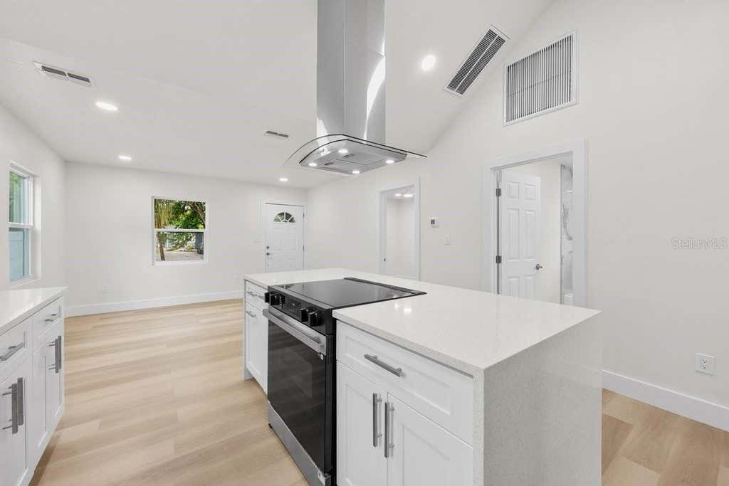 Photo of 2590 18th Avenue N, St Petersburg, FL 33713 (MLS # TB8530532)