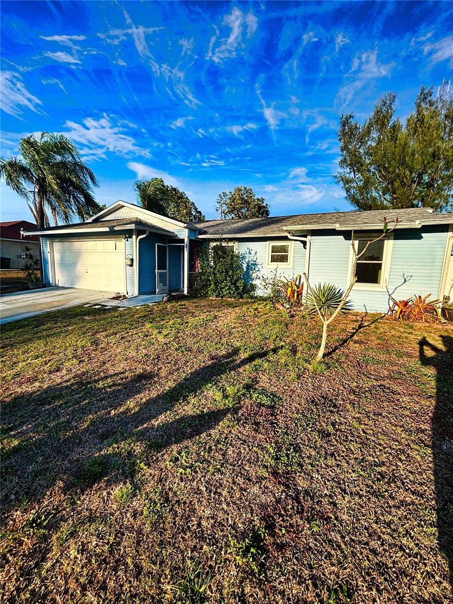 2923 SW 11TH COURT