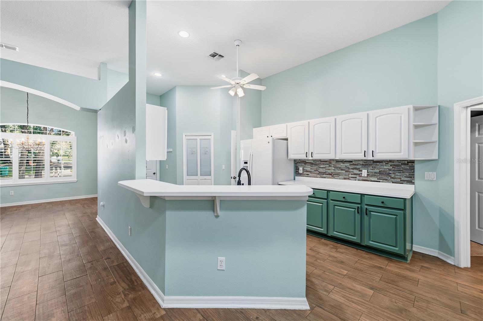 LAKES LADY LAKE - Residential