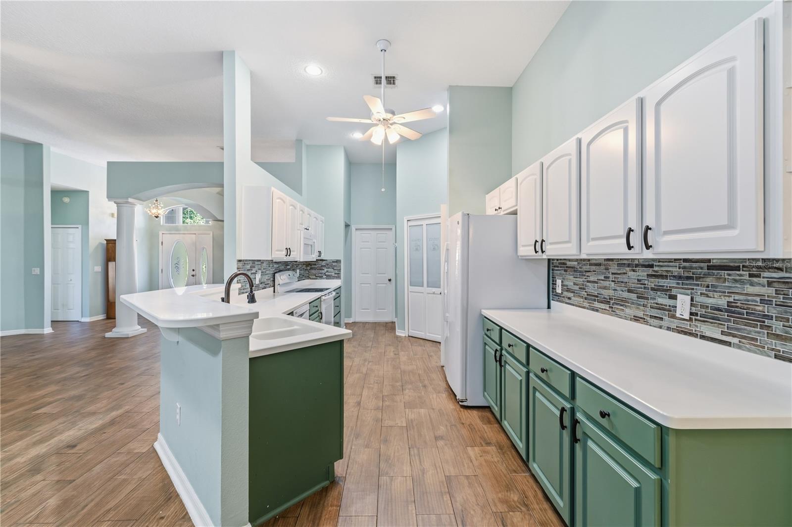 LAKES LADY LAKE - Residential