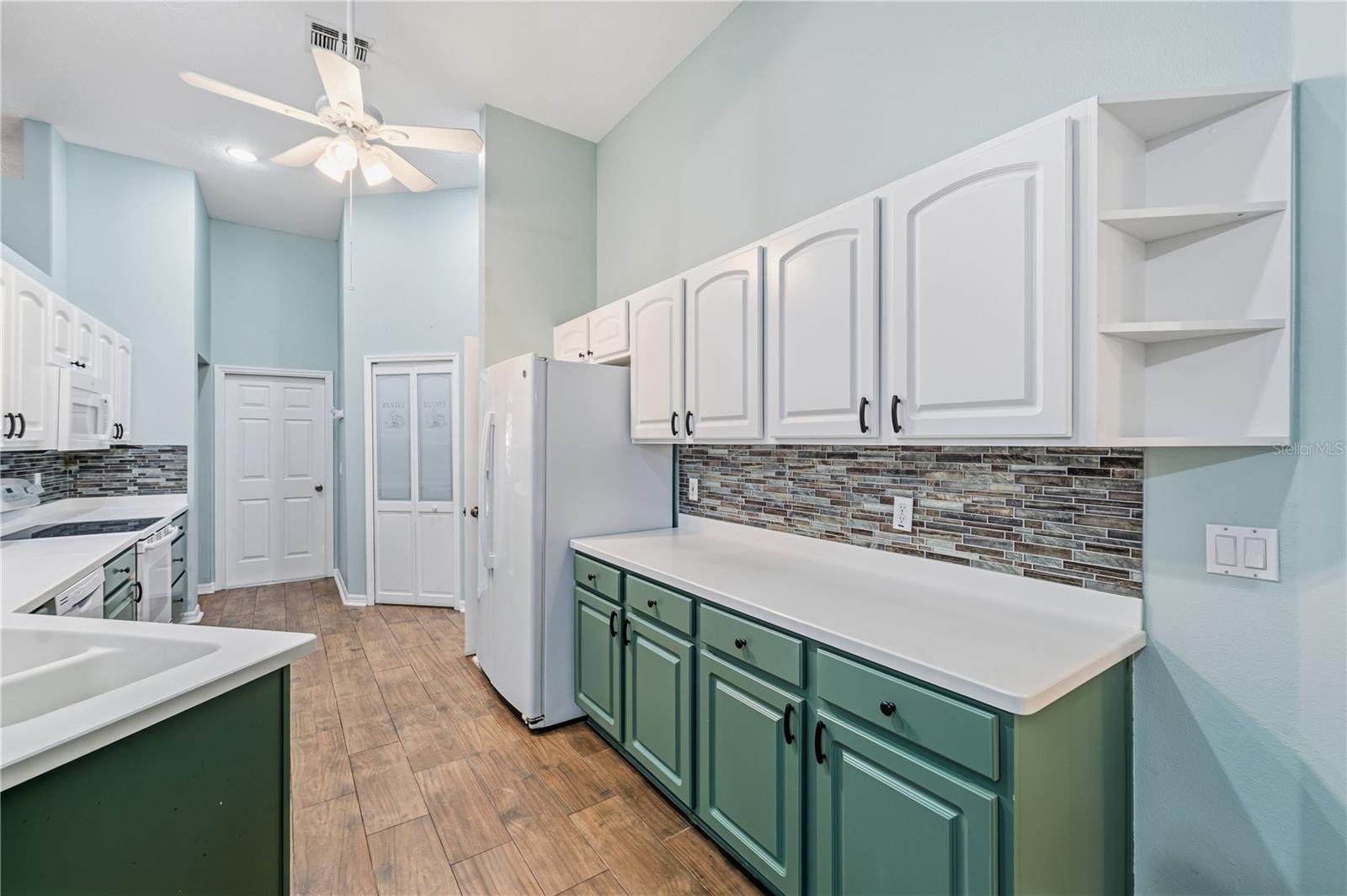 LAKES LADY LAKE - Residential