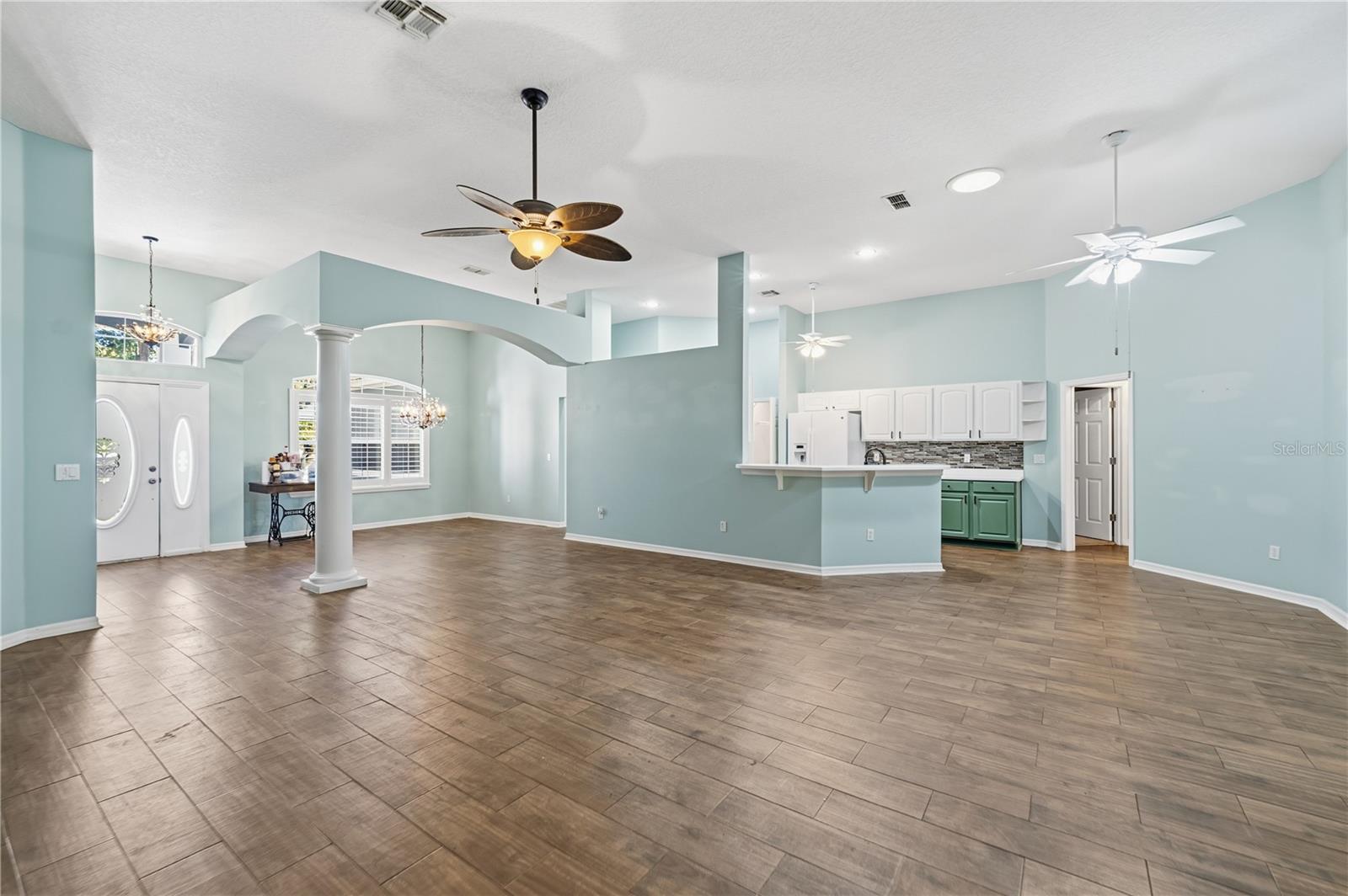 LAKES LADY LAKE - Residential