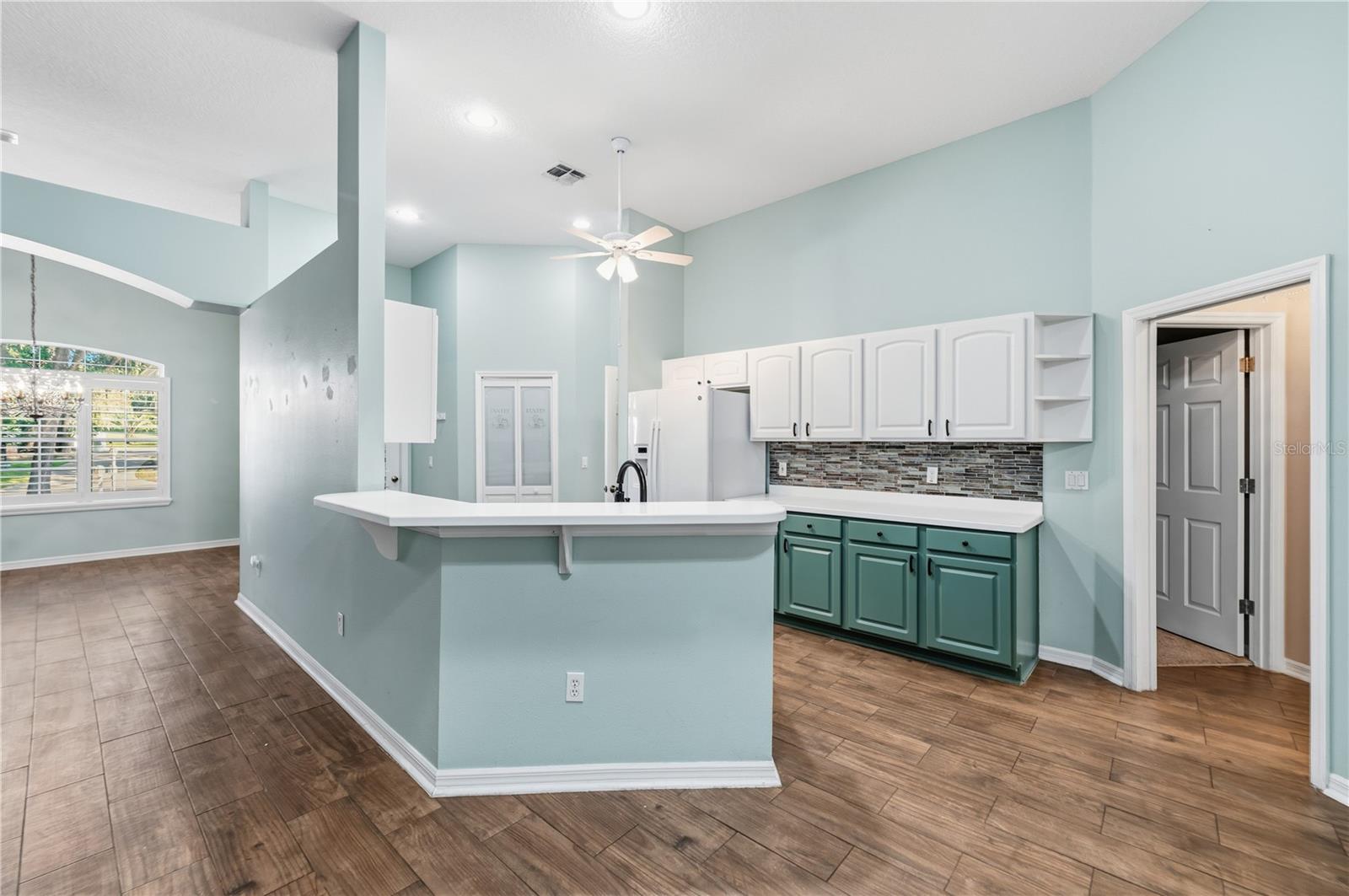 LAKES LADY LAKE - Residential