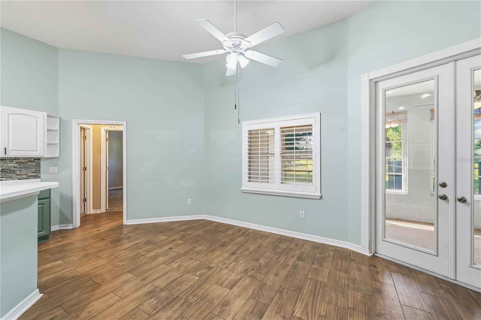 LAKES LADY LAKE - Residential