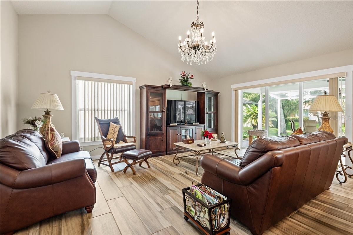 5438 DOMINICA CIRCLE