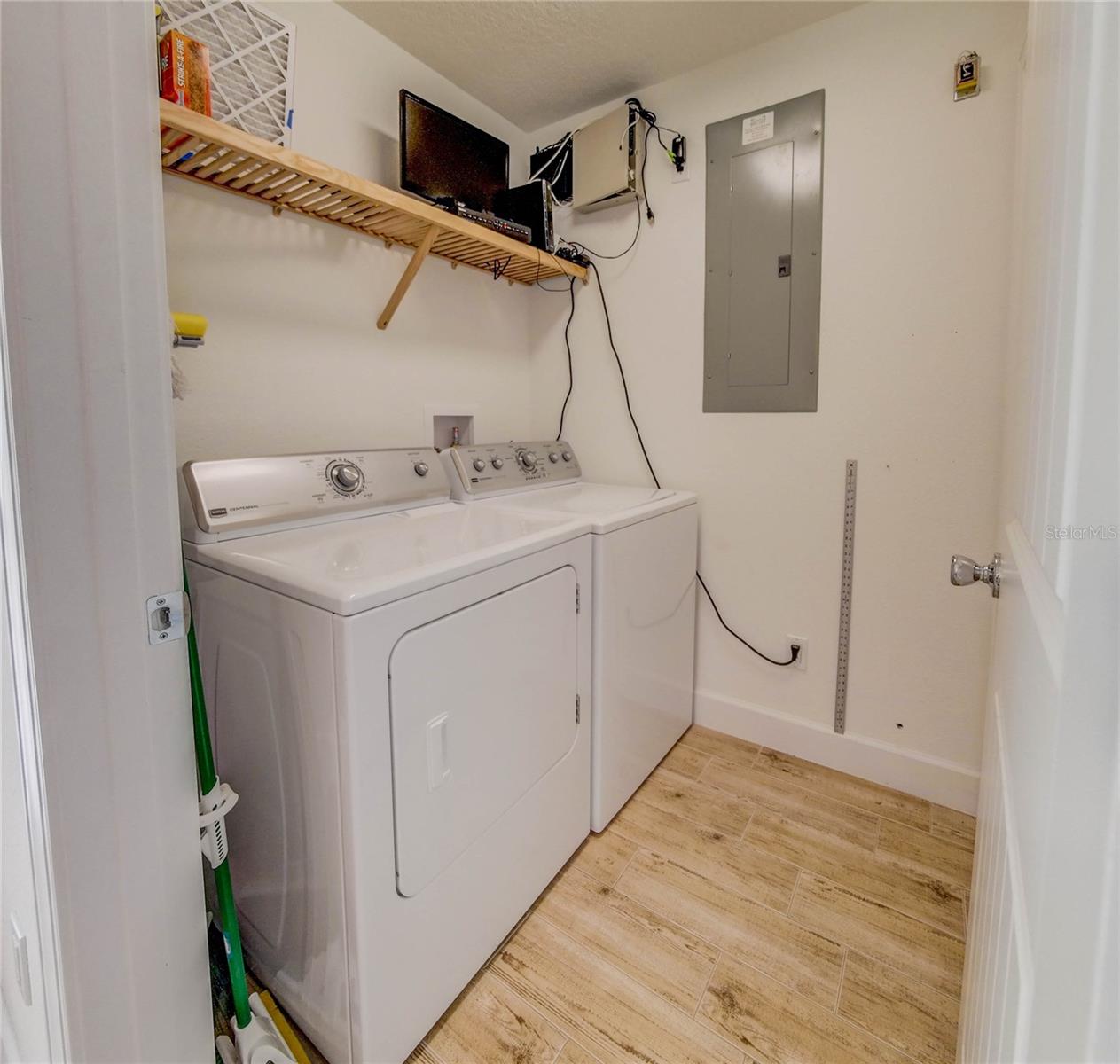 JOHNSON BEACH - Residential Lease