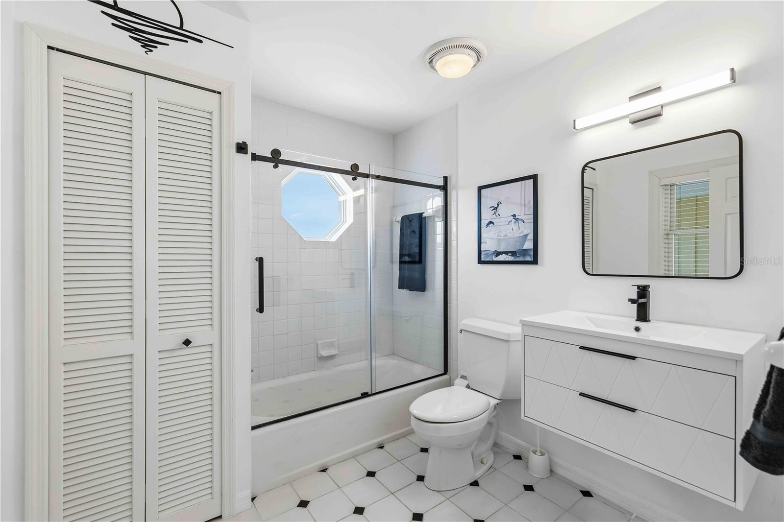 GALLEONS REACH - Residential