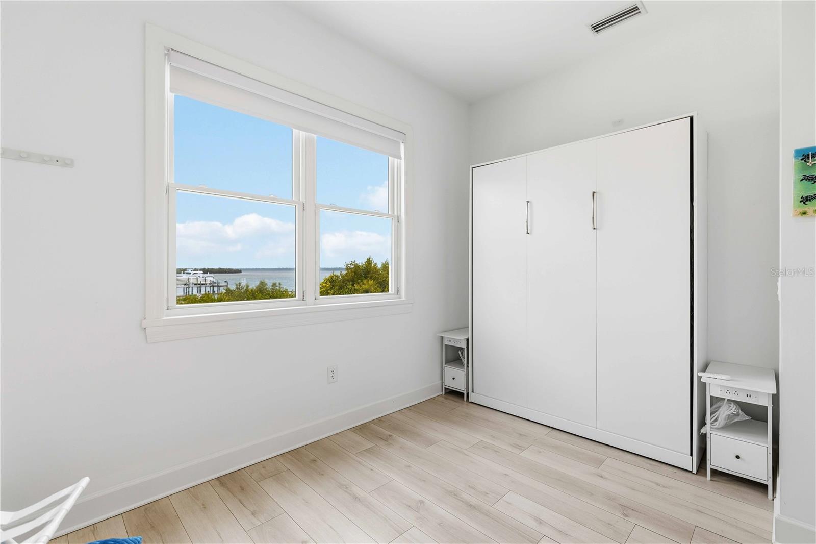 GALLEONS REACH - Residential