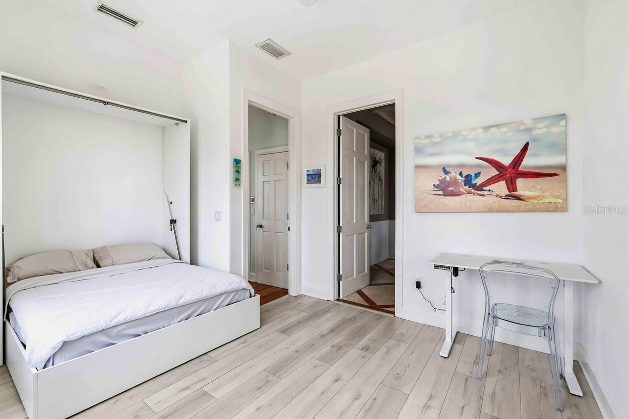 GALLEONS REACH - Residential